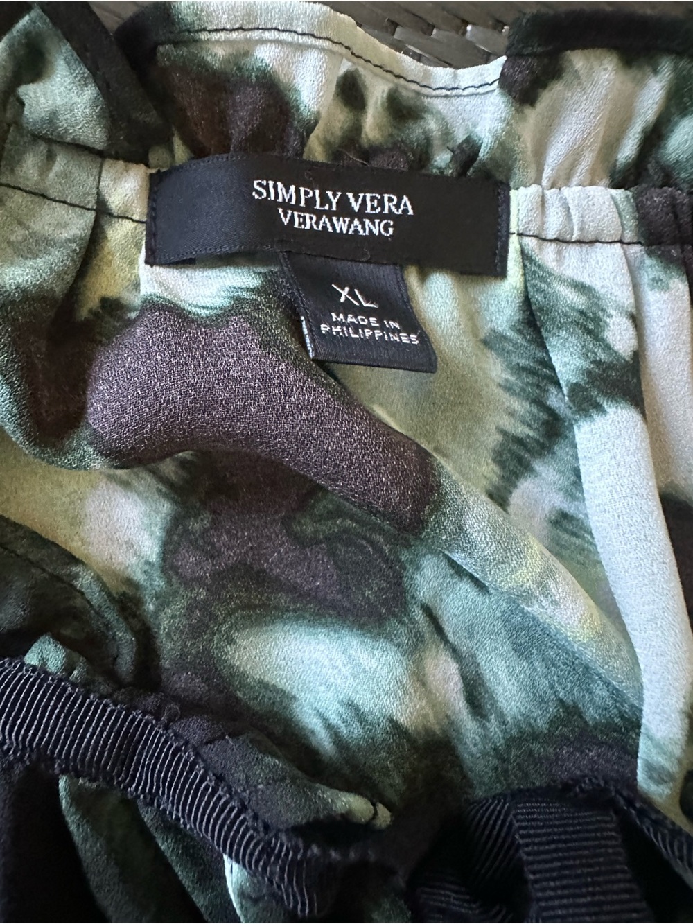 Simply Vera Vera Wang Green Watercolor Tie-Neck Blouse - Picture 5 of 9